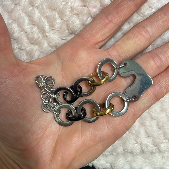 Swavorski heart mixed metal bracelet - Picture 4 of 5